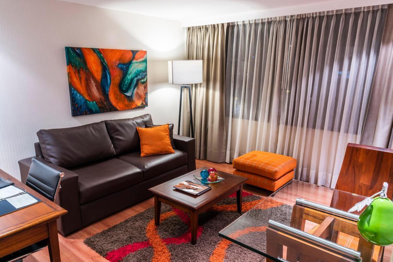 Bogota Plaza Hotel Εξωτερικό φωτογραφία A living room in a typical apartment at the hotel