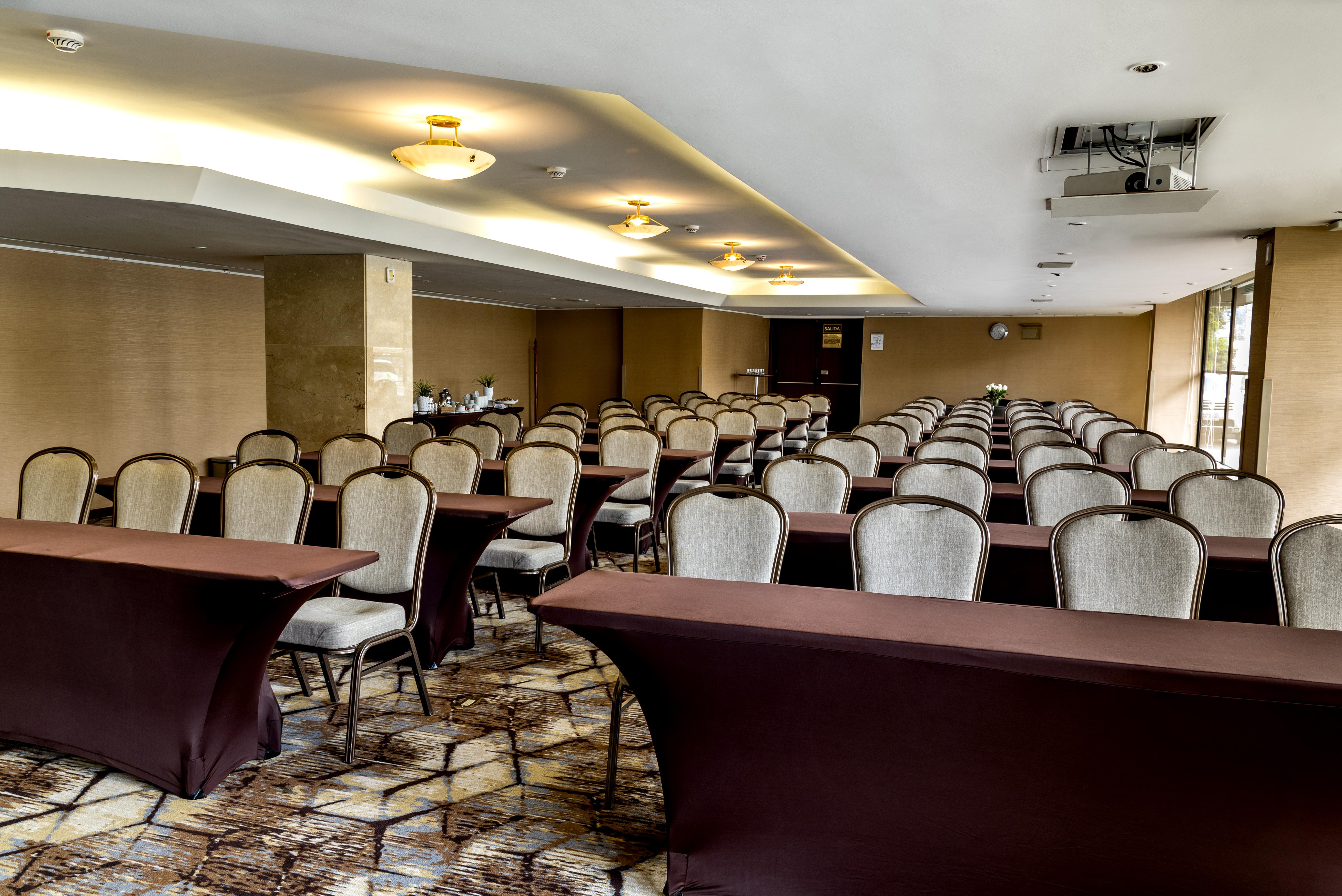 Bogota Plaza Hotel Εξωτερικό φωτογραφία A meeting room at the hotel