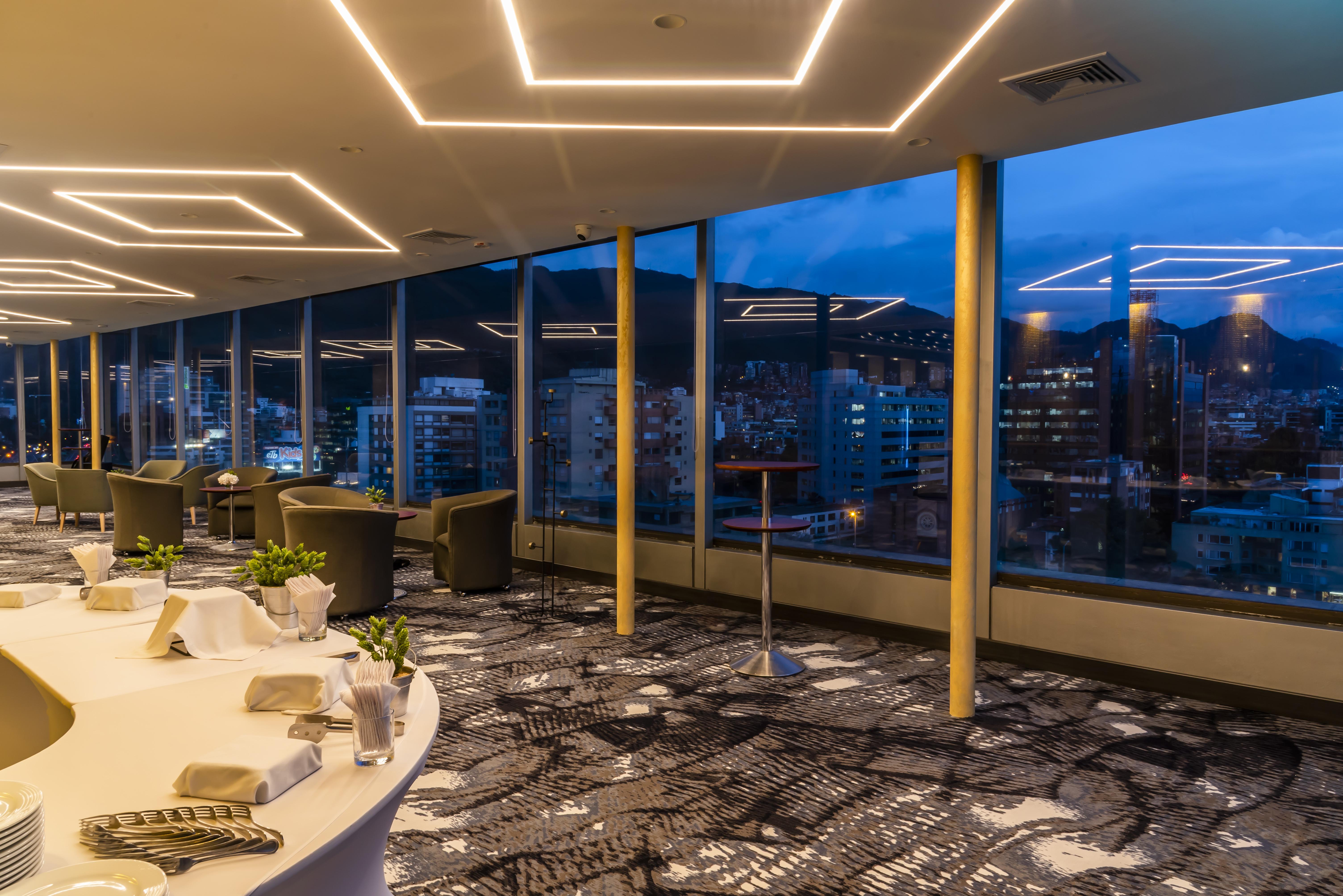 Bogota Plaza Hotel Εξωτερικό φωτογραφία The lounge at the airport