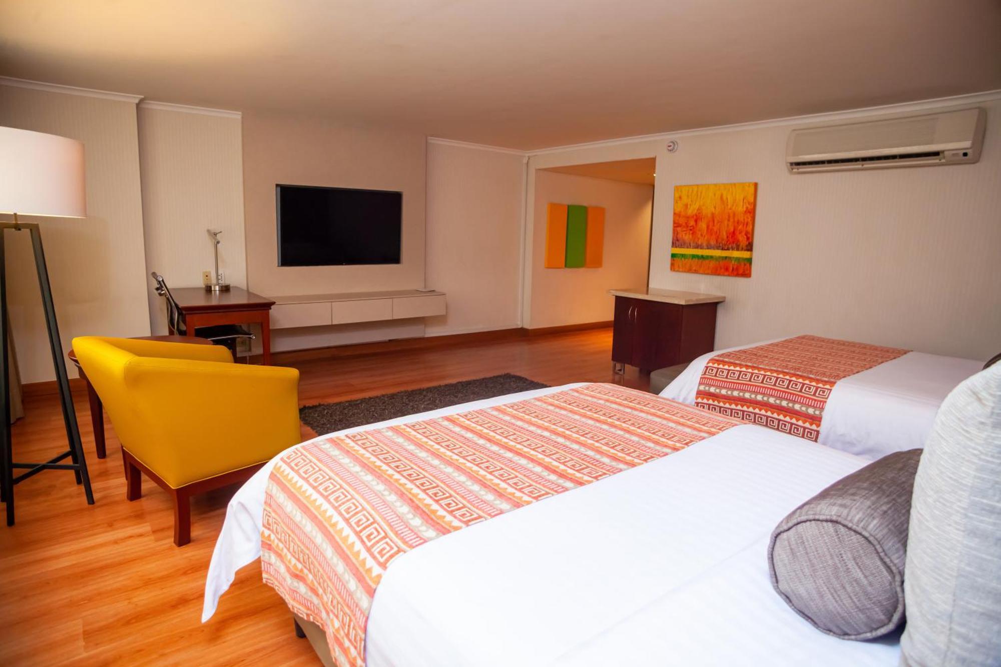 Bogota Plaza Hotel Εξωτερικό φωτογραφία A room at the hotel