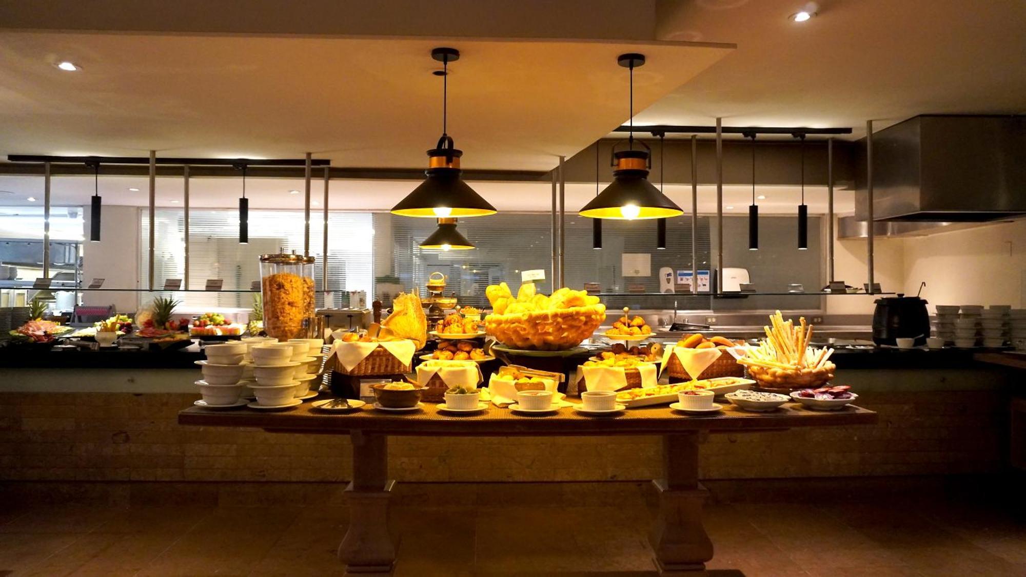 Bogota Plaza Hotel Εξωτερικό φωτογραφία A cheese platter