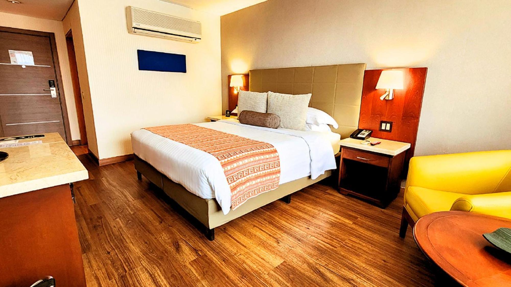 Bogota Plaza Hotel Εξωτερικό φωτογραφία A room at the hotel