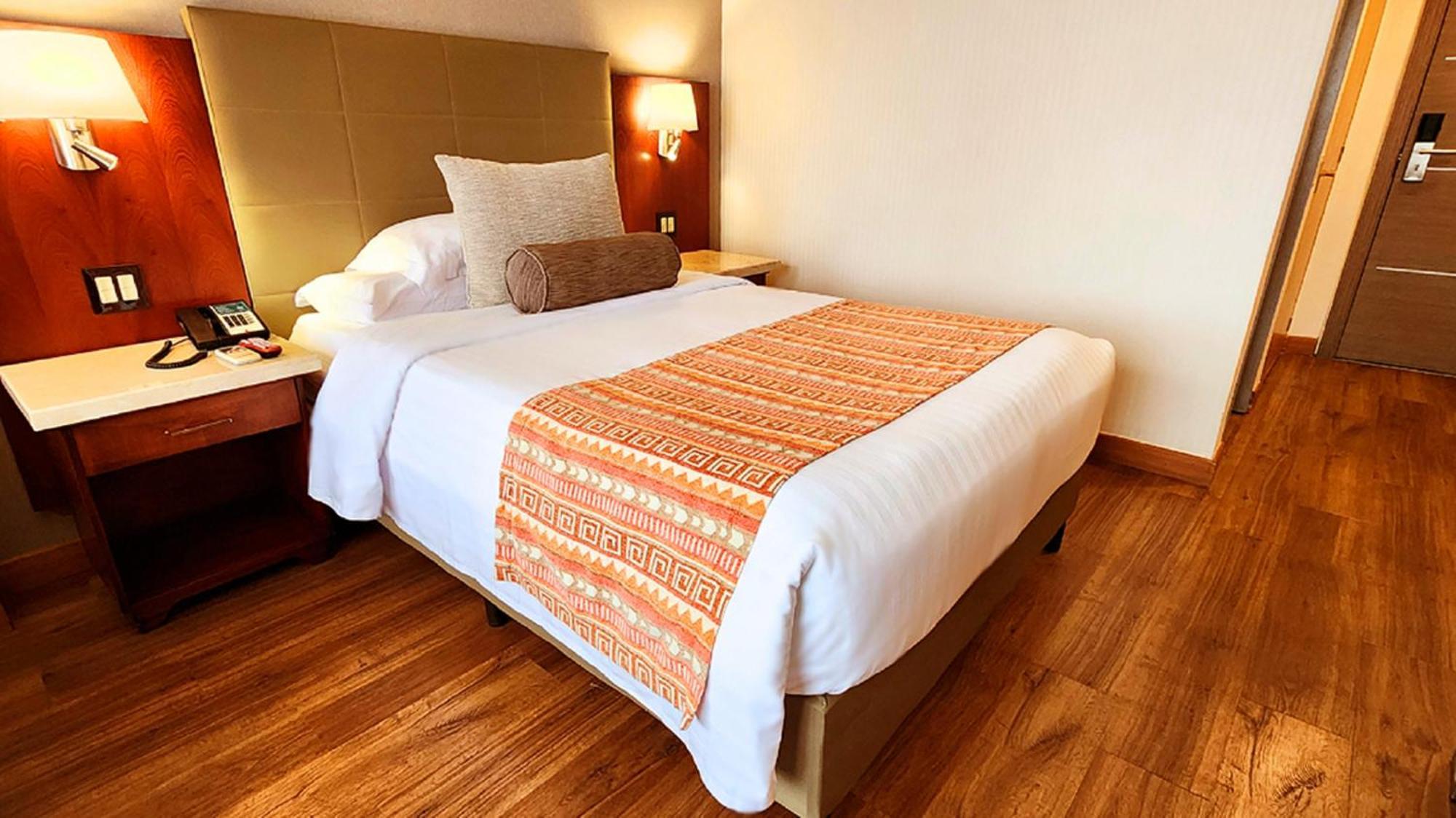 Bogota Plaza Hotel Εξωτερικό φωτογραφία A bed runner